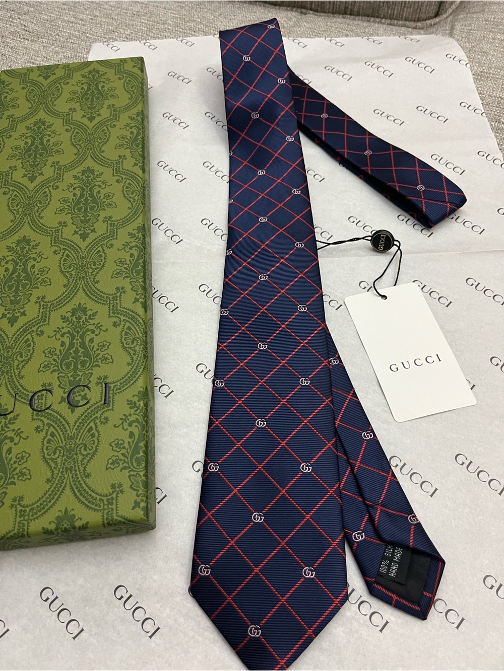 Gucci Men's Navy and Red Silk Tie